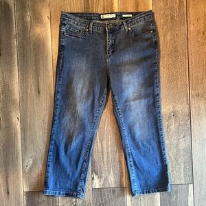 ♥️Anne Klein Capri Woman’s Slim Blue Jeans Size 10
